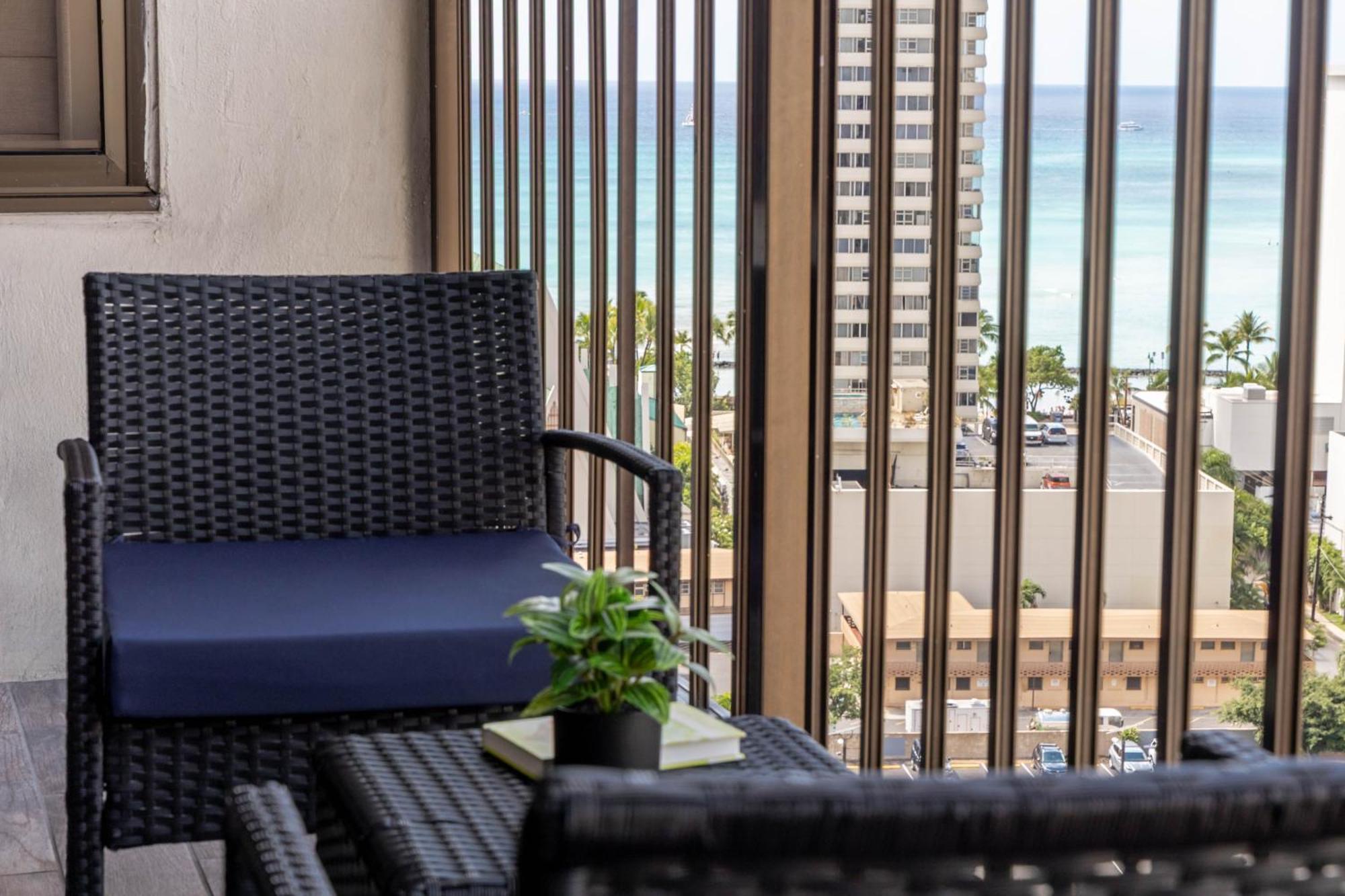 Aloha Vibes With Ocean Views, Near Beach & Parking! Honolulu Dış mekan fotoğraf